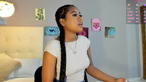 Snapshot of melania_rousse chatting on May 2026 02:17:01 AM melania_rousse online show from May 2026 02:17:01 AM