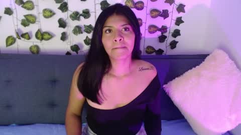 Snapshot of melanie_18_ chatting on June 2026 10:11:02 PM melanie online show from June 2026 10:11:02 PM