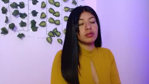 Snapshot of melanie_18_ chatting on June 2026 11:03:02 PM melanie online show from June 2026 11:03:02 PM