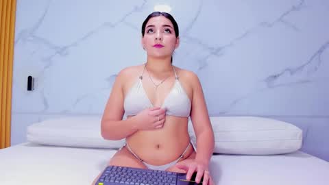 Snapshot of melanie_harl chatting on February 2026 07:34:02 PM Melanie online show from February 2026 07:34:02 PM