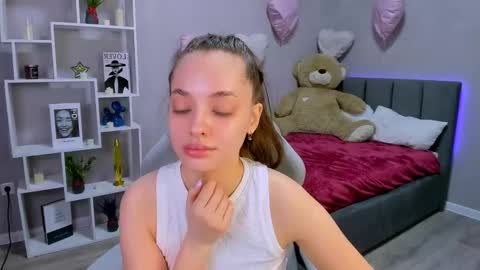 MelanieAlves online show from March 2026 06:33:01 PM