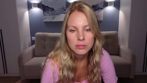 Snapshot of melaniebennett chatting on September 2025 06:04:02 AM Melanie Bennett online show from September 2025 06:04:02 AM