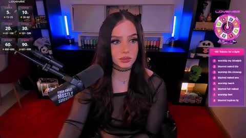 Melanie  online show from November 2025 06:24:02 PM