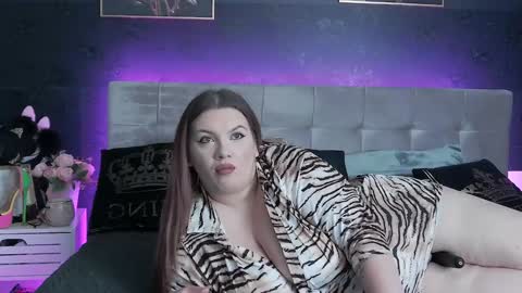 Snapshot of melanniebrown chatting on December 2024 03:32:01 AM melanniebrown online show from December 2024 03:32:01 AM