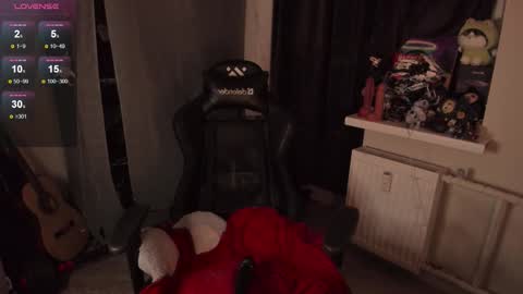 Snapshot of melante_s chatting on November 2025 07:12:01 PM Ash online show from November 2025 07:12:01 PM