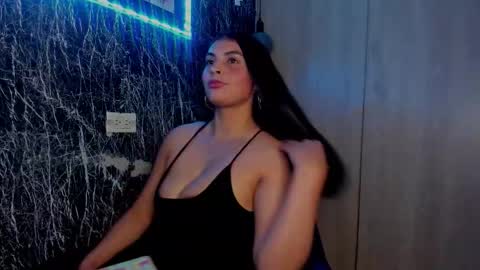 Snapshot of melany_ramirezz chatting on November 2025 04:01:01 AM Melany follower online show from November 2025 04:01:01 AM