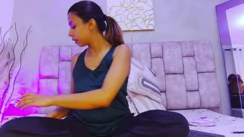 Melany online show from June 2026 01:13:01 PM