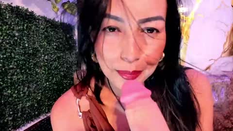 Snapshot of meleekxxx chatting on May 2026 08:58:02 PM MeleekXXX online show from May 2026 08:58:02 PM
