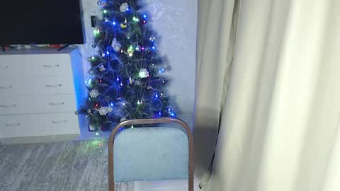 Melissa  Ray online show from December 2024 02:15:01 PM