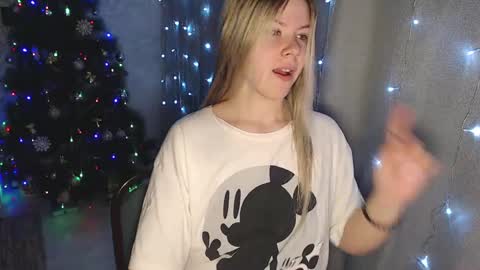 Melissa  Ray online show from December 2024 07:32:01 PM