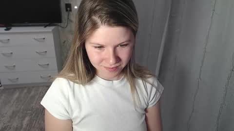 Melissa  Ray online show from February 2025 05:29:02 PM