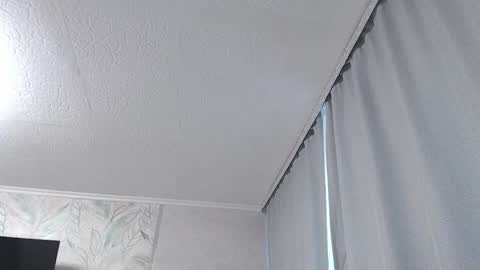 Melissa  Ray online show from September 2025 03:32:02 AM