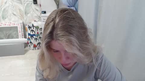 Melissa  Ray online show from October 2025 03:03:02 AM