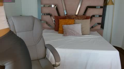 melissa_lenox online show from May 2026 12:02:01 PM