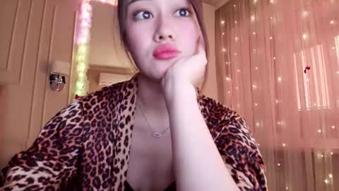 Snapshot of melissa_yamazaki chatting on July 2026 04:15:01 AM Lisaa online show from July 2026 04:15:01 AM
