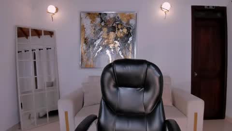 Snapshot of melissamoore_ chatting on April 2026 10:14:02 AM Call me Meli online show from April 2026 10:14:02 AM