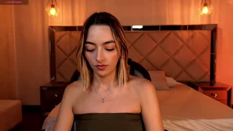 Snapshot of melissamoore_ chatting on May 2026 09:14:01 AM Call me Meli online show from May 2026 09:14:01 AM