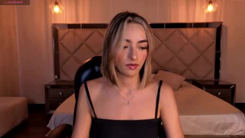 Snapshot of melissamoore_ chatting on May 2026 09:25:02 AM Call me Meli online show from May 2026 09:25:02 AM