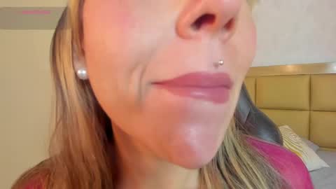 Snapshot of melissarouge chatting on April 2026 07:56:02 PM online show from April 2026 07:56:02 PM