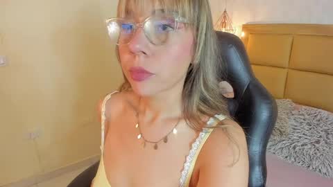 Snapshot of melissarouge chatting on May 2026 07:30:02 PM online show from May 2026 07:30:02 PM