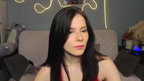 mellhyees online show from February 2026 05:19:02 PM