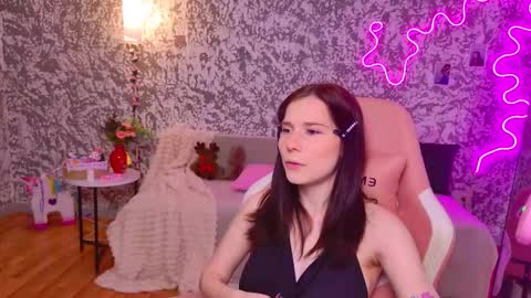 mellhyees online show from March 2026 05:12:02 PM