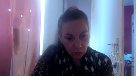 Snapshot of melli23 chatting on December 2025 12:32:01 PM Melli online show from December 2025 12:32:01 PM