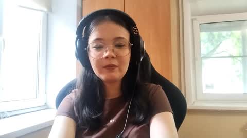 Snapshot of mellieyamazaki chatting on May 2026 09:28:02 AM mellieyamazaki online show from May 2026 09:28:02 AM
