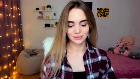 Tessa online show from December 2024 10:52:02 PM