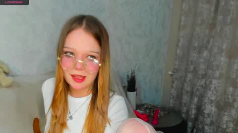 MelMooon online show from February 2025 05:03:02 PM