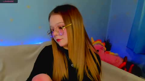 MelMooon online show from February 2025 02:16:01 PM