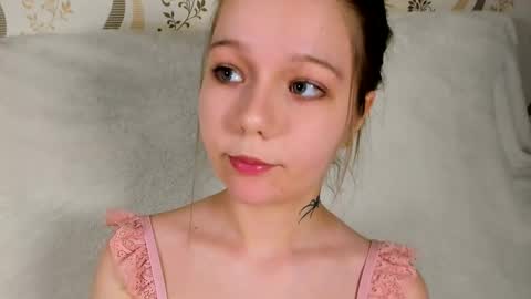 MelMooon online show from February 2026 08:16:01 PM