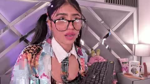 mel  online show from April 2026 08:54:02 PM