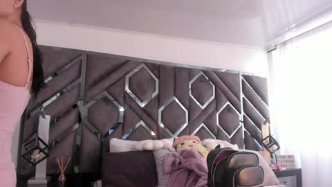 Snapshot of melody___sweet chatting on May 2026 08:03:02 PM mel online show from May 2026 08:03:02 PM