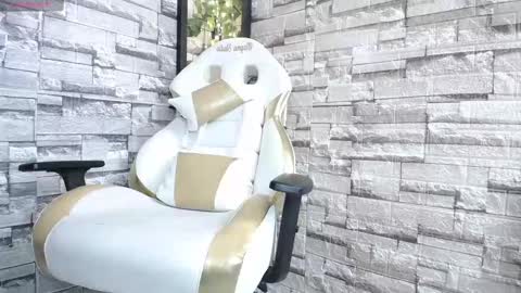 Snapshot of melody_hils chatting on January 2025 04:19:01 PM MELODY HILS online show from January 2025 04:19:01 PM