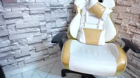 Snapshot of melody_hils chatting on January 2025 03:43:01 PM MELODY HILS online show from January 2025 03:43:01 PM