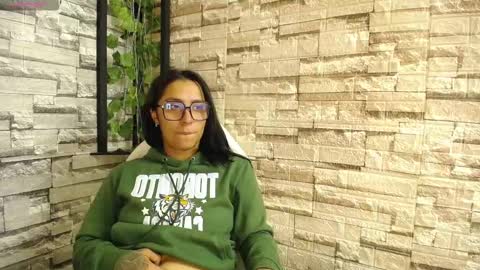 Snapshot of melody_hils chatting on February 2025 01:33:01 PM MELODY HILS online show from February 2025 01:33:01 PM