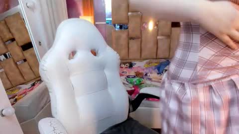 melody_lollii online show from February 2026 06:24:02 PM