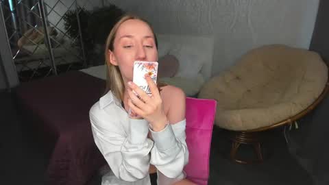 Snapshot of melodyoflovee chatting on December 2024 05:17:01 AM Kaylie online show from December 2024 05:17:01 AM