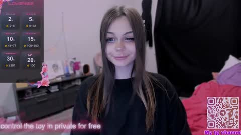 Snapshot of melonipinkbb chatting on December 2024 04:25:01 AM MELONI online show from December 2024 04:25:01 AM