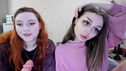 Snapshot of melonipinkbb chatting on December 2024 10:43:02 PM MELONI online show from December 2024 10:43:02 PM