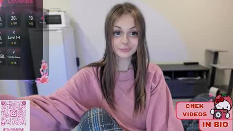 Snapshot of melonipinkbb chatting on March 2025 10:24:02 AM MELONI online show from March 2025 10:24:02 AM