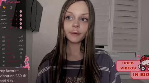 Snapshot of melonipinkbb chatting on September 2025 02:00:02 AM MELONI online show from September 2025 02:00:02 AM