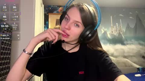 Hi Im Aria 18 years old online show from March 2026 01:05:02 PM