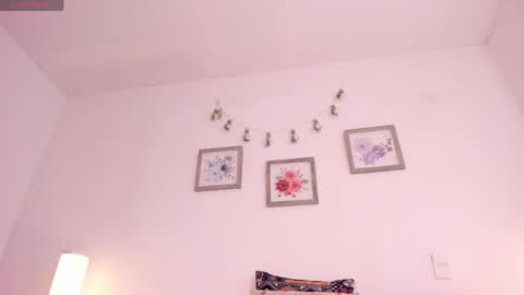 Snapshot of mely_rosee chatting on April 2026 12:41:01 PM online show from April 2026 12:41:01 PM