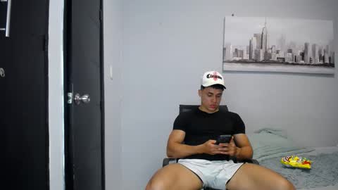 Snapshot of menxtop chatting on April 2026 01:23:02 AM Tony and David online show from April 2026 01:23:02 AM