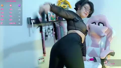 Snapshot of meow_cat4 chatting on June 2026 05:01:02 PM Cata online show from June 2026 05:01:02 PM