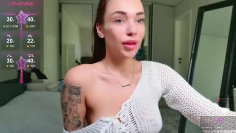 Snapshot of meow_moore chatting on May 2026 02:06:01 AM Megan online show from May 2026 02:06:01 AM