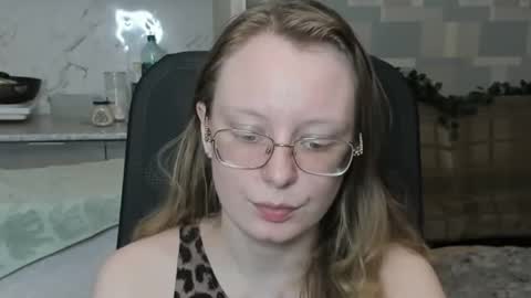 meowcr online show from October 2025 07:05:02 PM