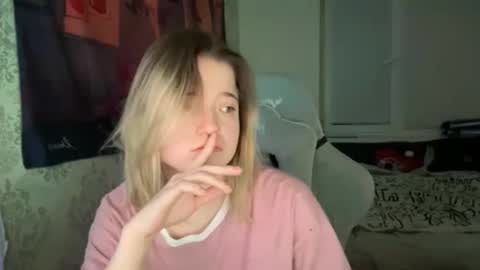 Snapshot of meowki4 chatting on January 2025 10:11:02 PM meowme online show from January 2025 10:11:02 PM